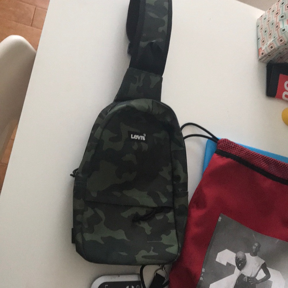 Levi’s side bag
